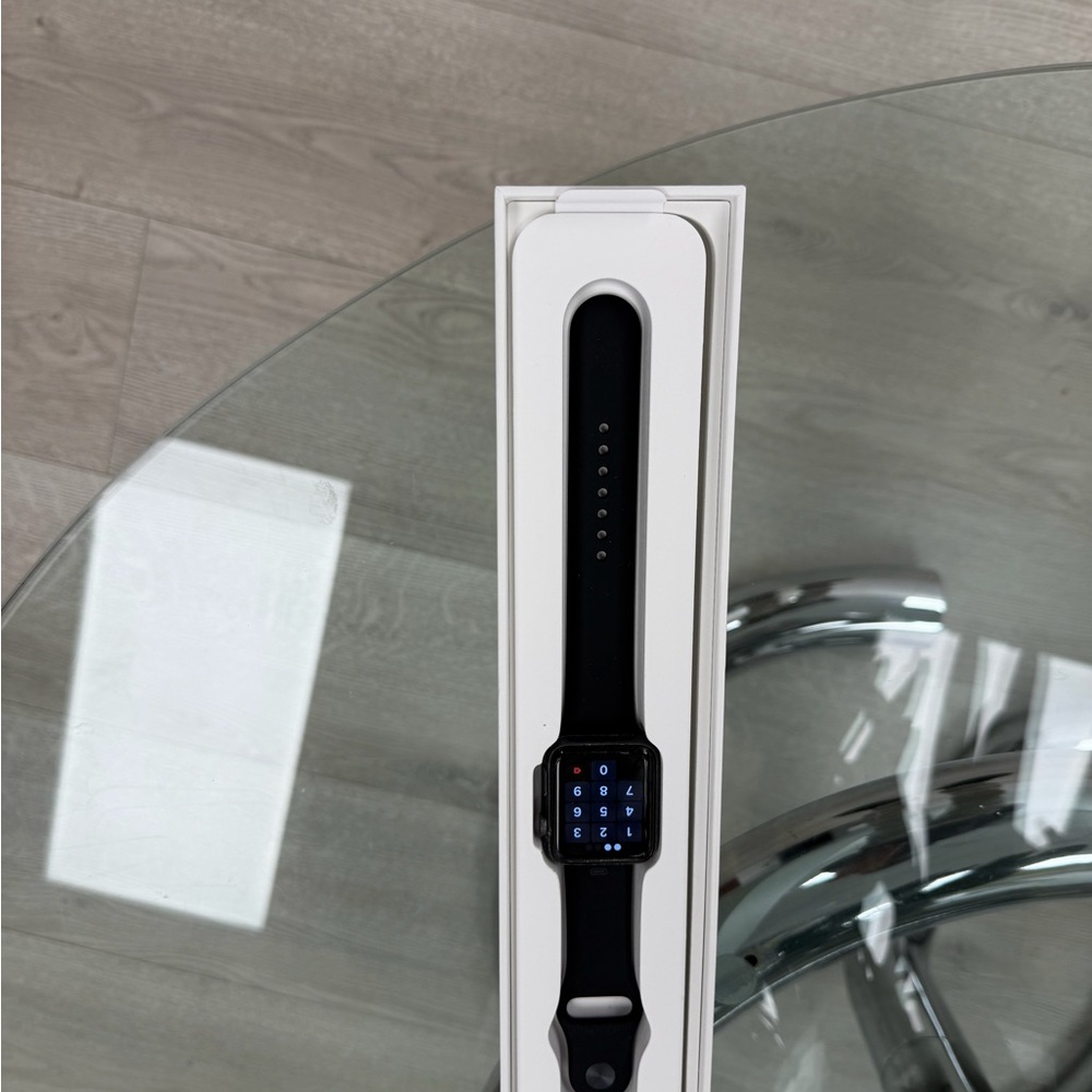 Sleek Black Smartwatch with Touchscreen